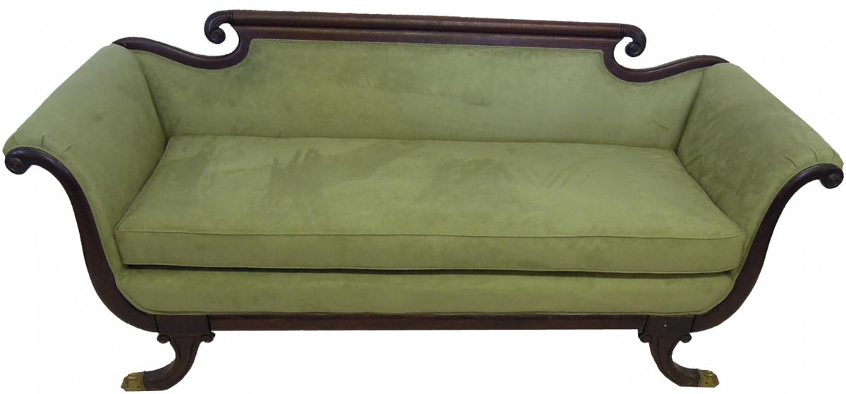 Traditional Sofa in Microfiber