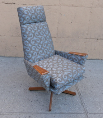 Adrian Pearsall High Back Swivel Chair Adrian Pearsall High Back Swivel Chair