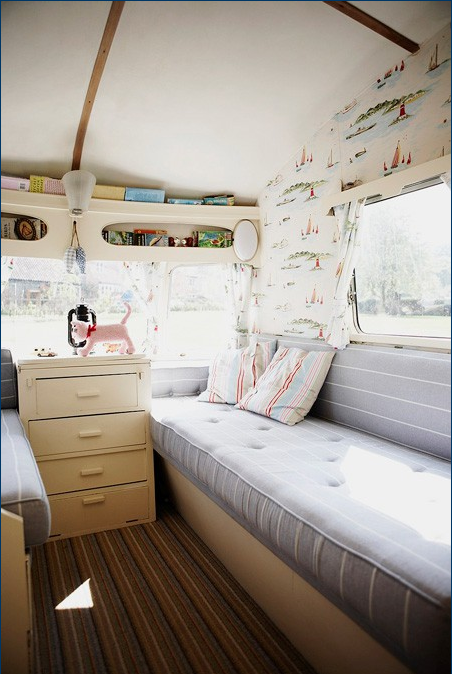 Funky Airstream (via: msmagpiedesigns.com) Funky Airstream (via: msmagpiedesigns.com)